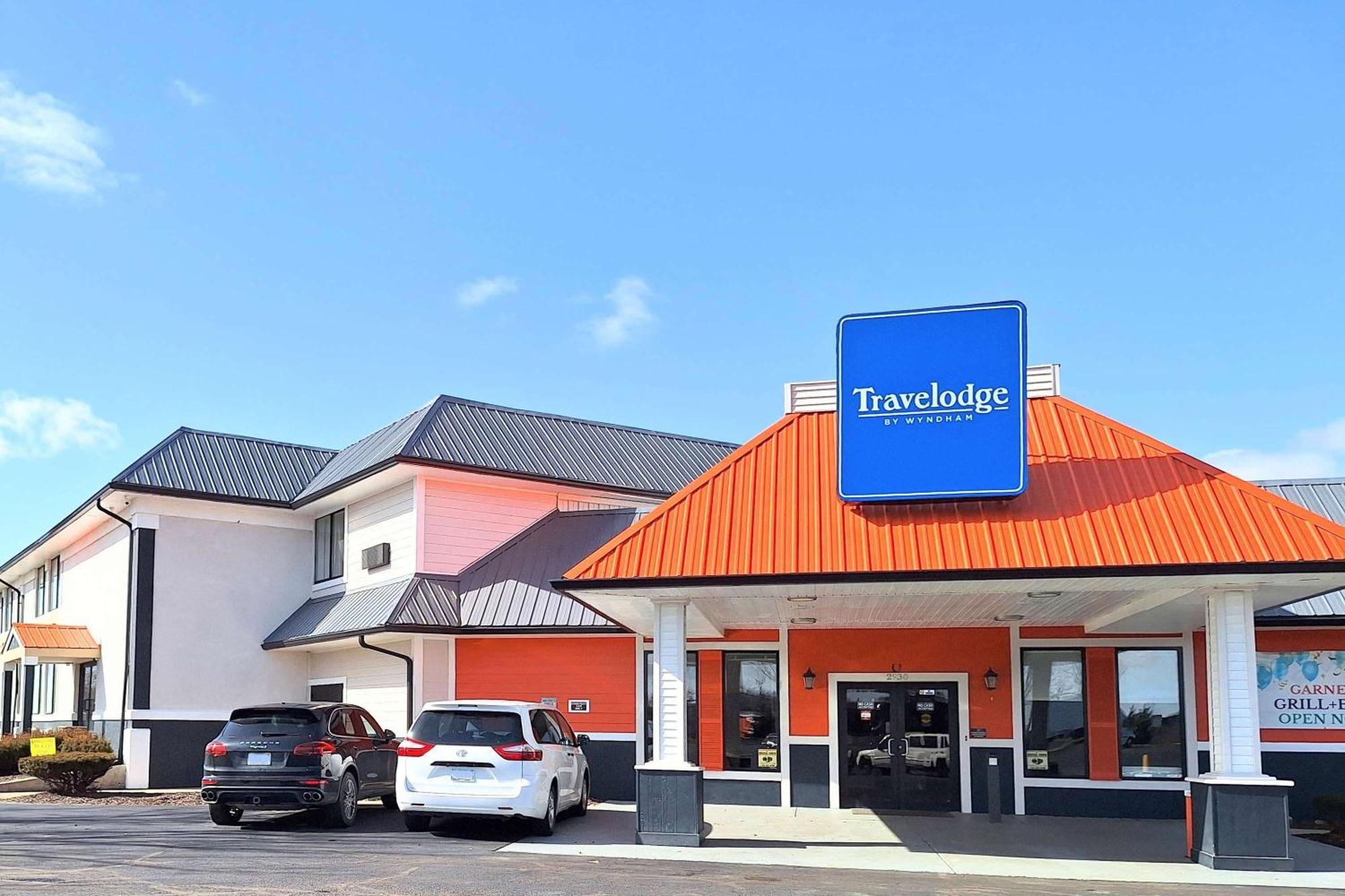 Travelodge By Wyndham Indianapolis Speedway Exterior photo
